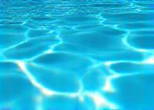 Clean pool water